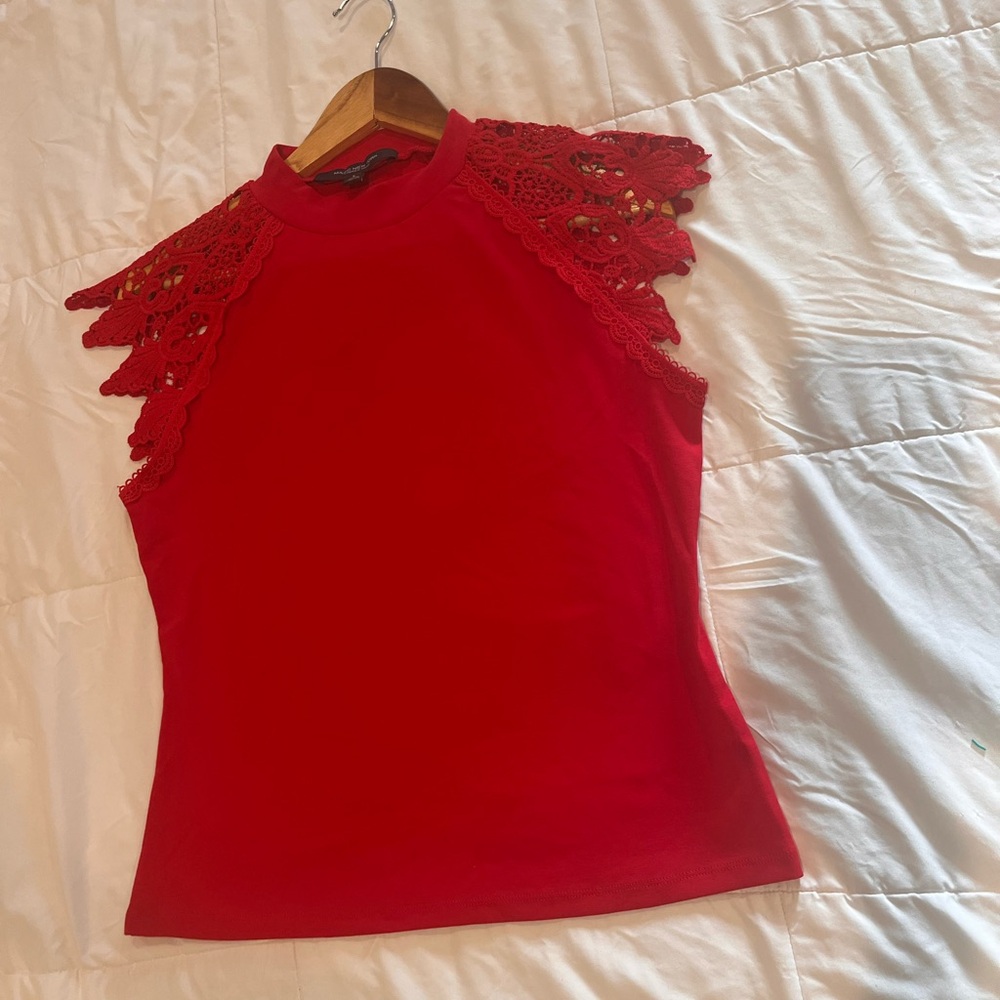 Andrew Marc New York Red Stretchy Lace Top High Neck Cap Sleeves Sleeveless SM